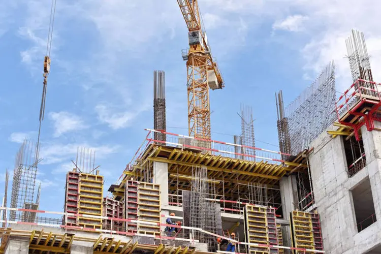Construção: índice do setor imobiliário registrava ganhos de 2,17% nesta segunda-feira (Thinkstock)