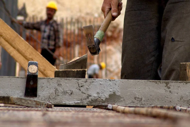 Obras: fiscalizar é fundamental e a melhor forma de fazer é definindo uma Comissão de Representantes (Stock.Xchange)