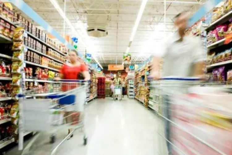 
	Supermercados: pesquisa da Reuters com economistas estimava alta de 1,30 por cento para o per&iacute;odo
 (.)