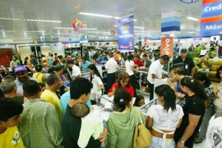 Recuperação da economia: consumo das famílias cresceu 1,5% no primero trimestre do ano (.)