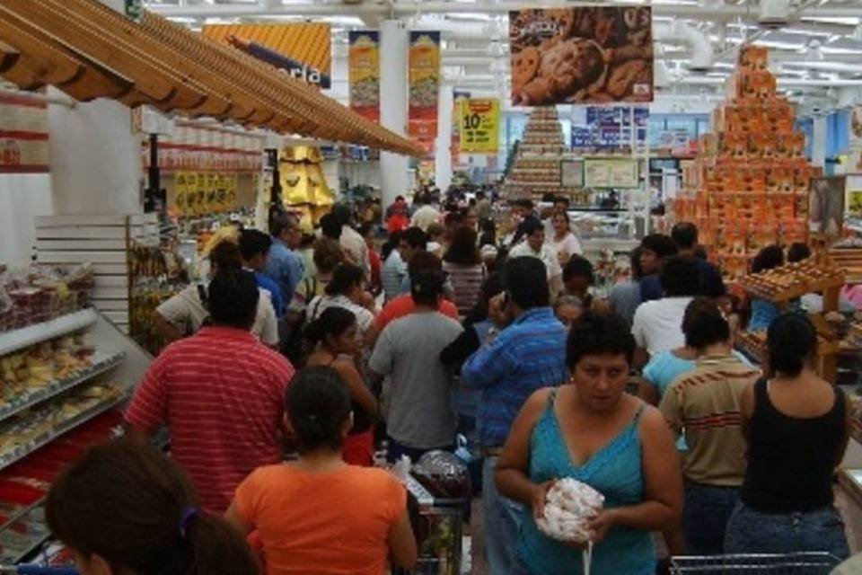 Expectativa do consumidor tem queda de 4% em fevereiro