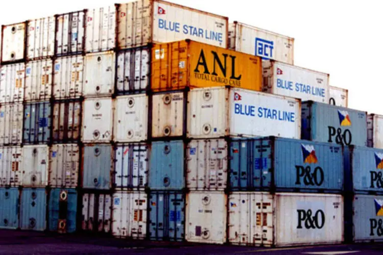 
	Containers: nos dois primeiros meses desse ano, o Brasil aumentou suas compras no exterior em 3,6%, mas pela m&eacute;dia di&aacute;ria h&aacute; retra&ccedil;&atilde;o de 1,4%
 (Stock.xchng)