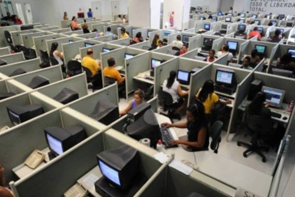 Empresa de call center aumenta prejuízo e ação despenca 20%