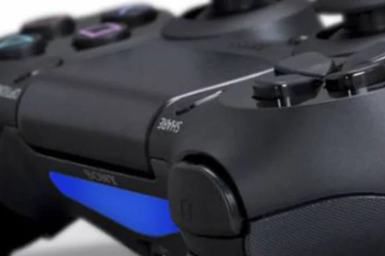 O foco do vídeo são as características do controle do novo console (Reprodução)