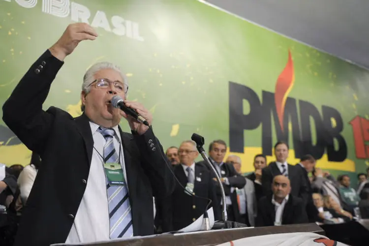 Senador Roberto Requião (PMDB-PR) durante convenção nacional do PMDB (José Cruz/Agência Senado)