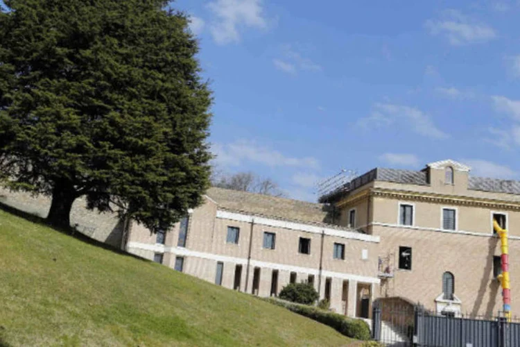 O convento de Mater Ecclesiae, local que alojará o Papa Bento XVI após sua aposentadoria (REUTERS / Alessandro Bianchi)