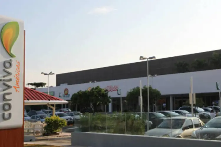
	Shopping Conviva Am&eacute;ricas: a rea&ccedil;&atilde;o do Carrefour vem tr&ecirc;s meses depois de o GPA inaugurar o primeiro shopping de vizinhan&ccedil;a, na Barra da Tijuca, no Rio de Janeiro
 (Divulgação)
