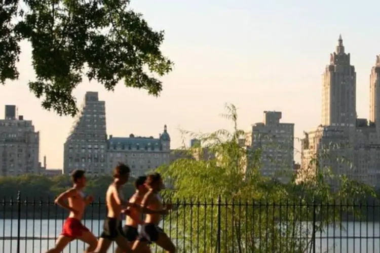 Cooper no Central Park, em Nova York: segundo a OMS, 31% do mundo não pratica atividade física (Patrick Gruban/Wikimedia Commons)