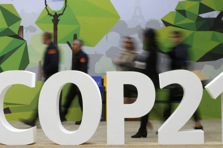 
	Logo da COP 21: John Kerry, anunciou na quarta-feira que os Estados Unidos iriam se juntar a cerca de 100 pa&iacute;ses em uma &quot;alian&ccedil;a de alta ambi&ccedil;&atilde;o&quot;
 (Stephane Mahe / Reuters)