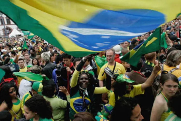 Torcida brasileira na Copa do Mundo: queda na produção industrial foi afetada pelo evento esportivo (.)