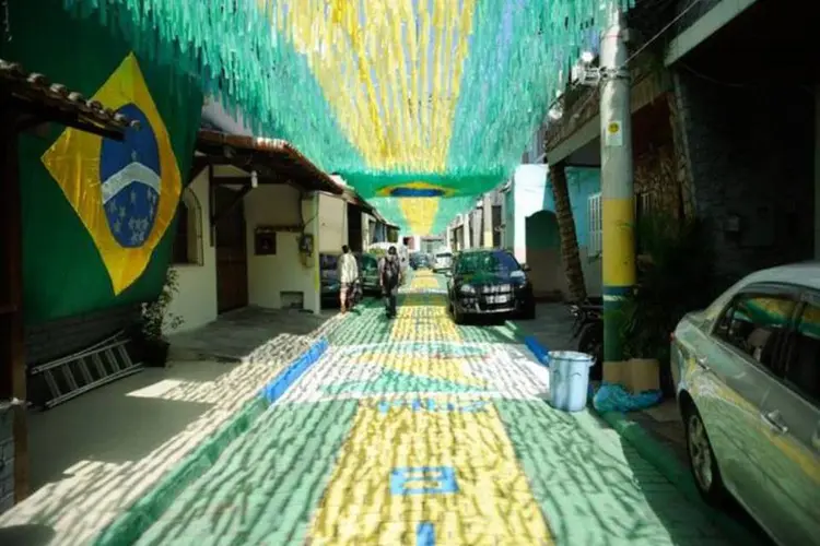 
	Rua decorada: 3,7 milh&otilde;es de turistas devem circular pelo pa&iacute;s em junho e julho, diz Turismo/Fipe
 (Tomaz Silva/Agência Brasil)