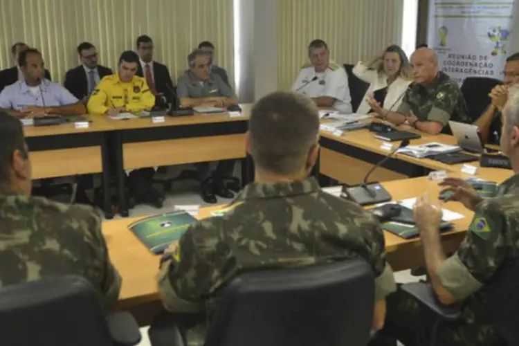 Exército debate plano de segurança para Copa do Mundo: o Exército atuará na prevenção a eventuais ataques terroristas e na proteção das estruturas consideradas estratégicas (José Cruz/ABr)