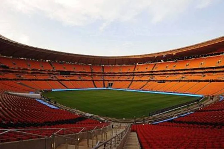 Estádio Soccer City: publicidade veiculada erroneamente antecipou eliminação do Brasil  (.)