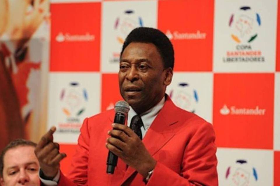 Santander renova com Pelé para a Libertadores