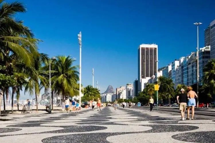 Orla de Copacabana, no Rio: capital do petróleo e sede de grandes eventos, a cidade ganhará 17 hotéis até 2014 (Creative Commons)