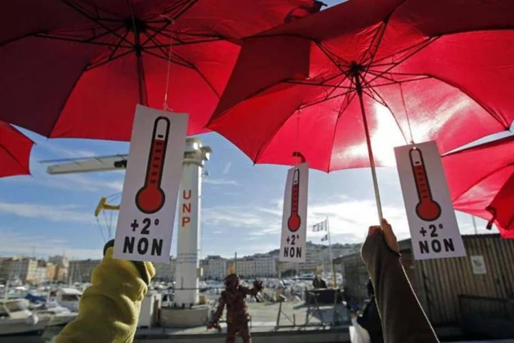 Aquecimento global: os cientistas corrigiram a distorção entre os estudos, causada pelos diferentes métodos para medir a temperatura dos oceanos (REUTERS)