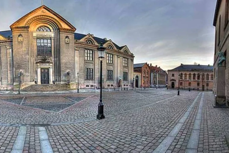 
	Copenhague, na Dinamarca: Kluge &eacute; um pintor reconhecido na Dinamarca e realizou outros cinco retratos individuais de v&aacute;rios membros da fam&iacute;lia real
 (Wikimedia Commons)