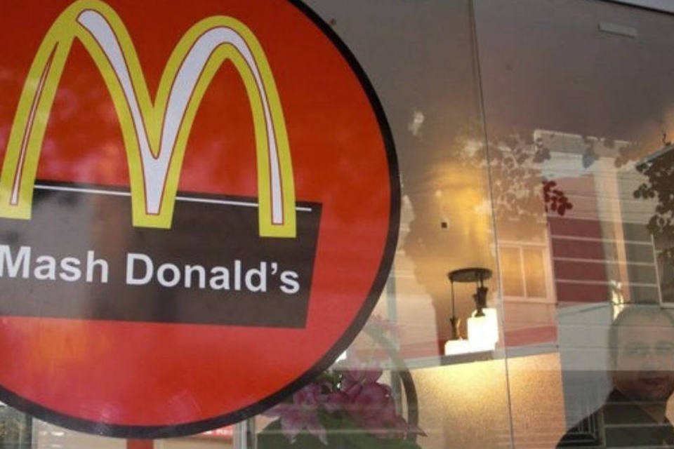 No Irã, McDonald's é Mash Donald's e Pizza Hut é Pizza Hat
