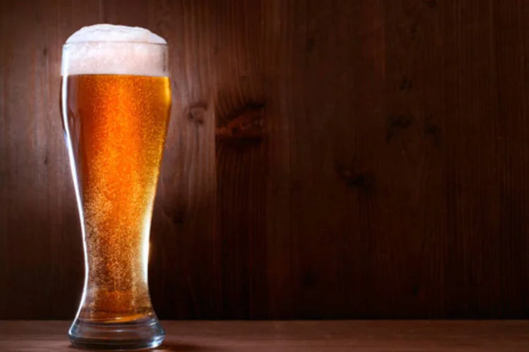 
	Copo de cerveja: a cidade de Zalec est&aacute; construindo uma esp&eacute;cie de fonte p&uacute;blica da bebida
 (ThinkStock)