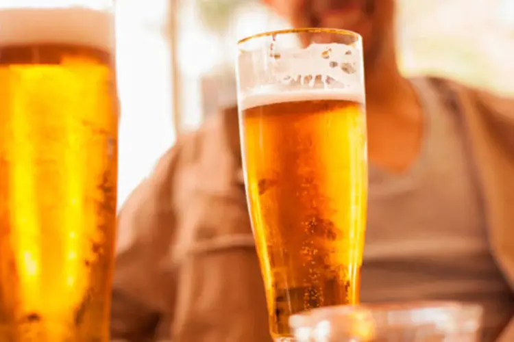 
	Cerveja: lei determina que a venda da bebida ser&aacute; autorizada desde a abertura dos port&otilde;es dos est&aacute;dios at&eacute; o final do jogo
 (ThinkStock)