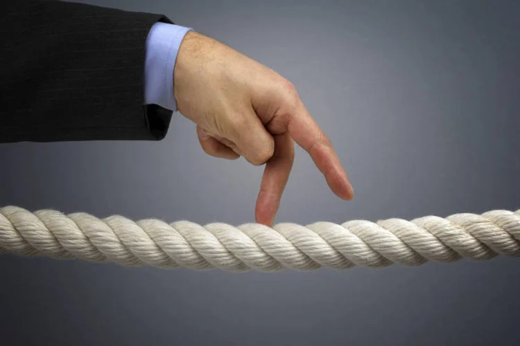 
	Corda bamba: Alguns t&iacute;tulos p&uacute;blicos s&atilde;o extremamente arriscados e podem gerar preju&iacute;zos
 (Thinkstock/BrianAJackson)