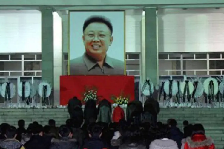 Corpo de Kim Jong-il ficará exposto em um ataúde de vidro no Palácio Memorial de Kumsusan (KCNA via KNS/AFP)