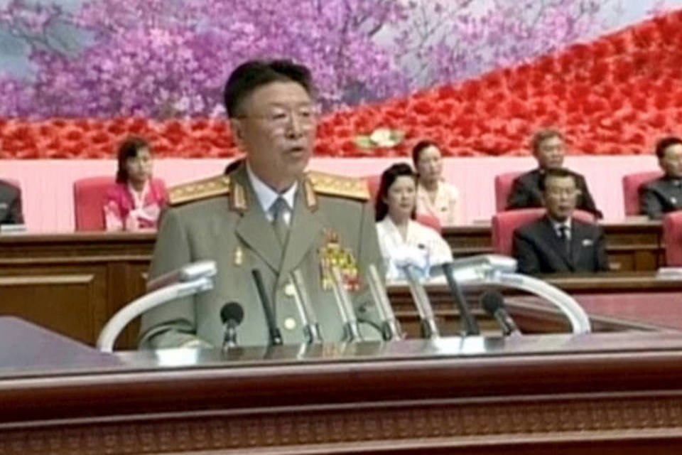 Coreia do Norte executa chefe do exército, diz agência