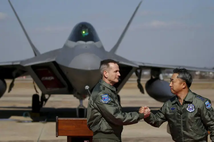 
	Ca&ccedil;a F-22 Raptor: &quot;A miss&atilde;o demonstra a for&ccedil;a da alian&ccedil;a entre EUA e Coreia do Sul&quot;
 (Kim Hong-Ji / Reuters)