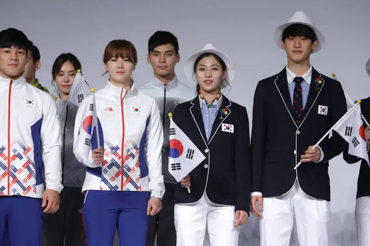 
	Coreia do Sul: a entidade apresentou diversos tipos de vestimentas que ser&atilde;o utilizadas pelos atletas fora das competi&ccedil;&otilde;es no Rio
 (Chung Sung-Jun/Getty Images)