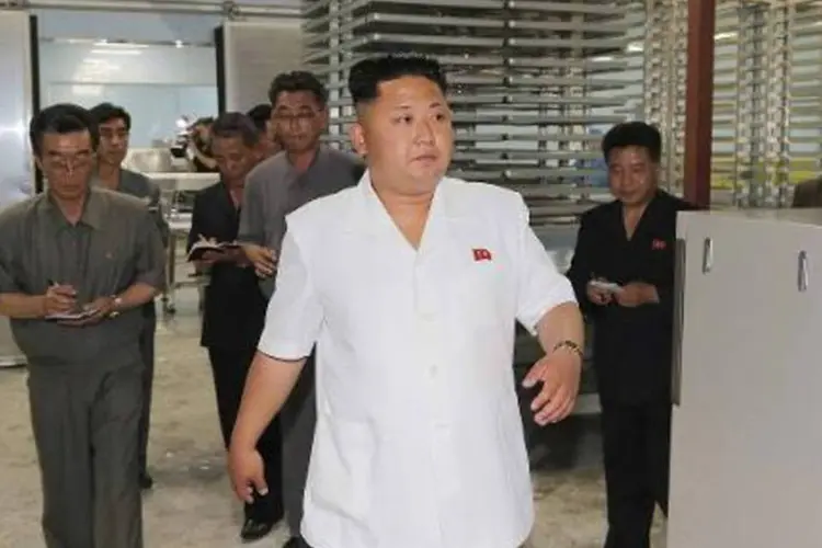 Kim Jong-Un (c): Pyongyang está disposta a suspender provocações a partir de sexta (KCNA via KNS)