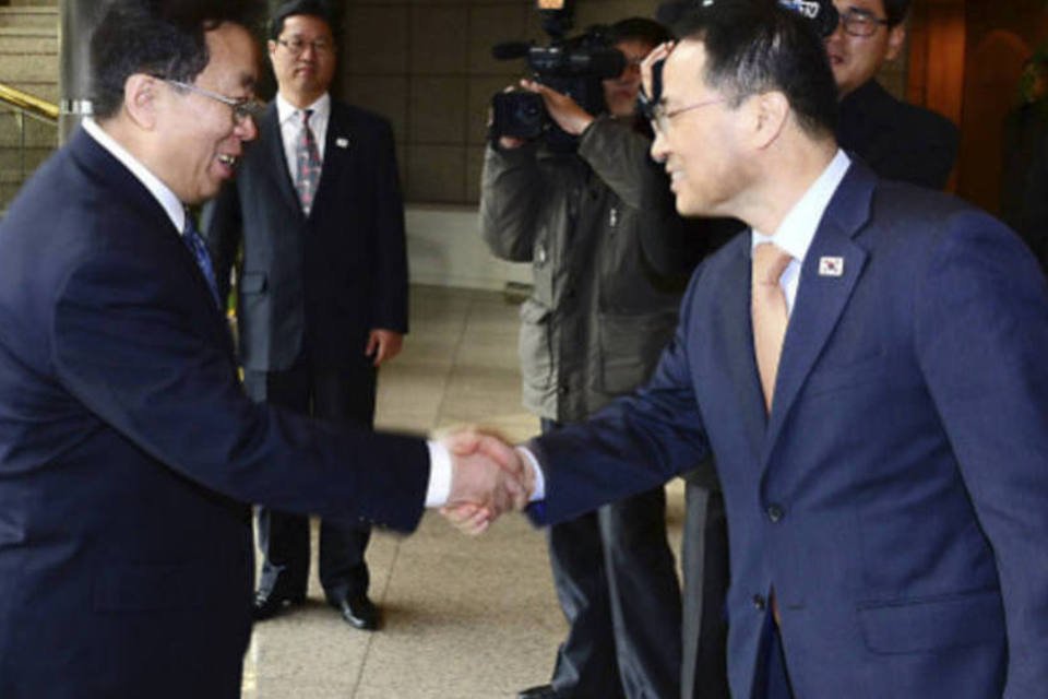 Coreias selam acordos para reunião de famílias separadas