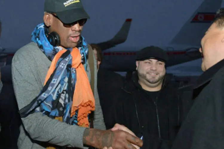 
	O ex-jogador da NBA, Dennis Rodman, se encontra novamente com Kim Jong-Un na Coreia do Norte: trata-se da quarta viagem &agrave; Coreia do Norte de Dennis Rodman
 (REUTERS/Kyodo)