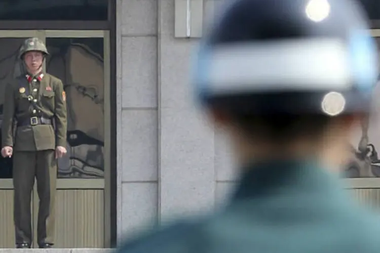 Coreia do Norte: o regime norte-coreano de Kim Jong-un recomendou que as embaixadas sejam evacuadas perante a possibilidade de não poder garantir a segurança em caso de guerra, mas até agora os países mantiveram a presença no local. (REUTERS/Lee Jung-hoon/Yonhap)