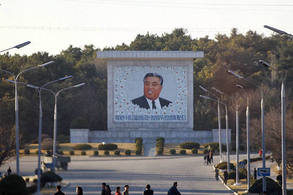 Coreia do Norte ameaça romper diálogo por bolas de gás