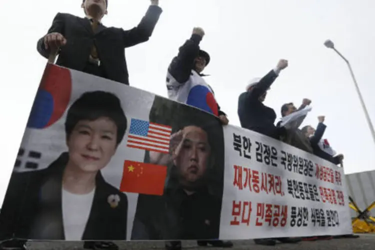 Coreia do Sul: país disse também que a vigilância sobre a atividade do Norte foi reforçada. Veículos transportadores de mísseis foram vistos na província de Hamgyong do Sul, na costa leste da Coreia do Norte - possível local de um lançamento. (REUTERS/Lee Jae-Won)
