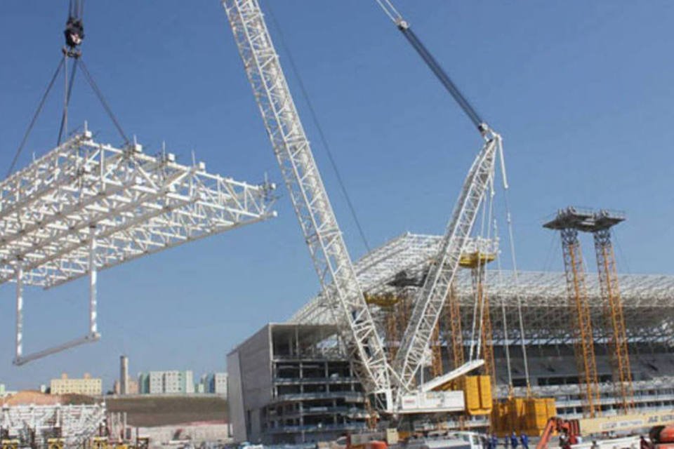 Com emoção, Corinthians recebe estádio da Odebrecht