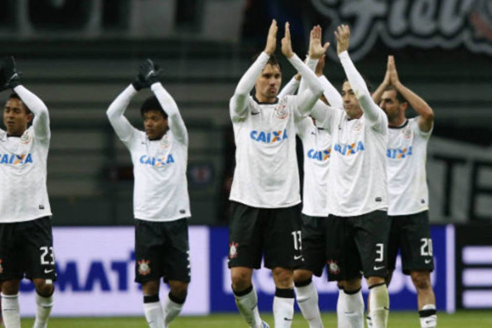 Corinthians admite 2º tempo ruim, mas exalta defesa