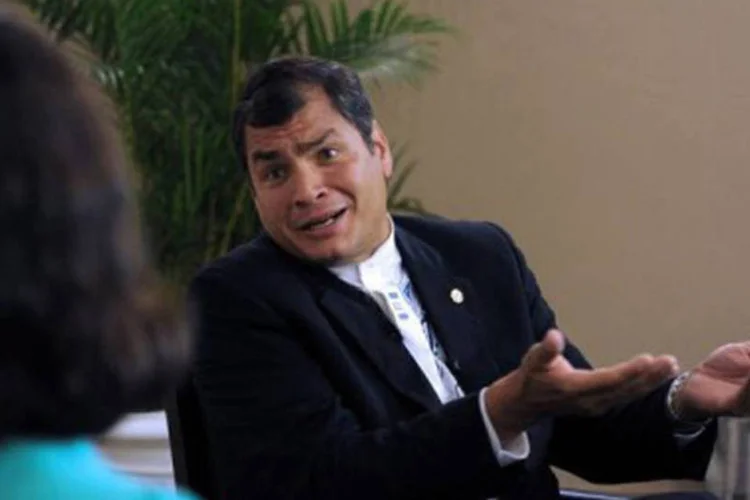 
	O presidente do Equador, Rafael Correa, fala &agrave; rep&oacute;rter da AFP: &quot;o Washington Post acusa o Equador duas vezes. Que descaramento!&quot;, escreveu Correa em sua conta no Twitter
 (Vanderlei Almeida/AFP)