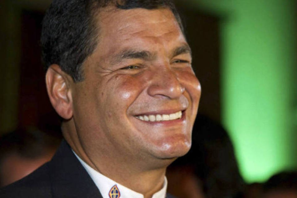 Bom desempenho da economia favorece reeleição de Correa