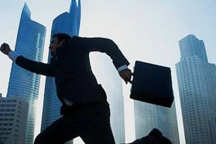 Cursos da FGV são voltados para recém-formados das áreas de Finanças, Recursos Humanos, Marketing & Vendas (.)