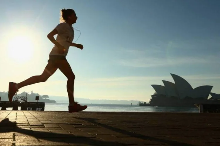 
	Corrida: desenho descreve um receptor que ficaria envolto em uma camada flex&iacute;vel e ajust&aacute;vel &agrave; orelha da pessoa
 (Getty Images)