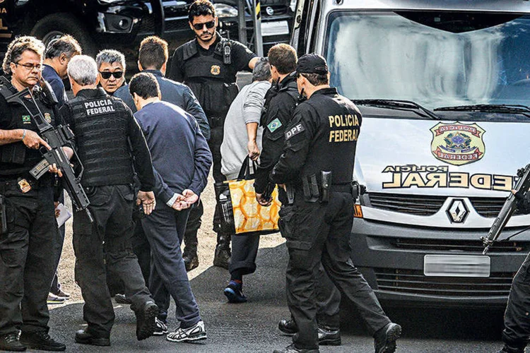 
	Os federais em a&ccedil;&atilde;o: pr&aacute;ticas de corrup&ccedil;&atilde;o se &ldquo;naturalizaram&rdquo; nos contratos p&uacute;blicos
 (Rodrigo Félix Leal/Futura Press/Folhapress)