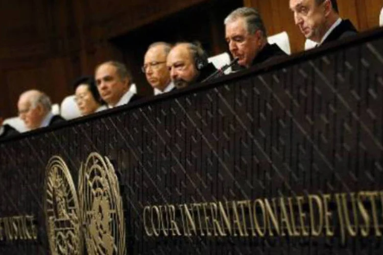 Juízes da Corte Internacional de Haia que deram razão ao Peru na disputa marítima como o Chile: "determinação da Corte é arbitrária", afirma o projeto (Bas Czerwinski/AFP)