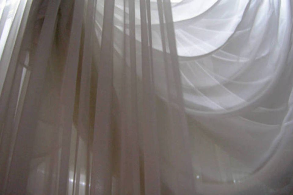Cientistas criam cortina que se move sozinha conforme a luz