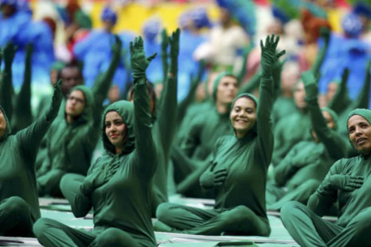 
	Cerim&ocirc;nia de abertura da Copa das Confedera&ccedil;&otilde;es:&nbsp;a Embratur estima que os 4.748 visitantes estrangeiros que est&atilde;o no Rio, gastar&atilde;o R$ 28,7 milh&otilde;es.
 (REUTERS/Kai Pfaffenbach)