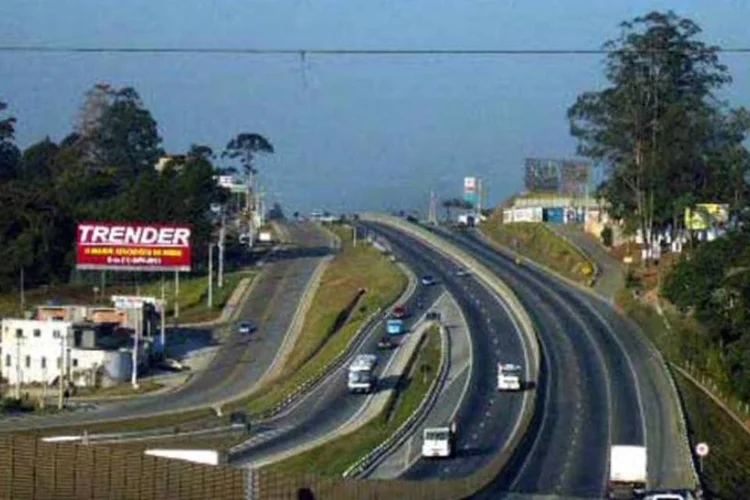 
	Rodovia: os 11 novos projetos abrangem 4.371 quil&ocirc;metros de rodovias, com investimentos previstos de R$ 31,2 bilh&otilde;es
 (Wikimedia Commons)