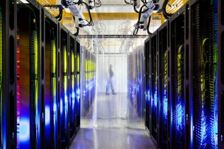 
	Data center: metade do investimento em big data serve para pagar o sal&aacute;rio de especialistas
 (Connie Zhou/Google)