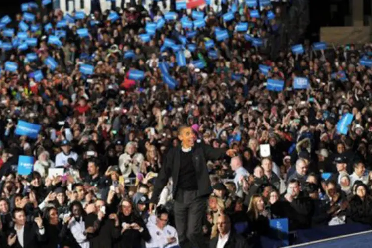 O presidente americano, Barack Obama, chega para um comício no Colorado: cerca de 73% dos eleitores hispânicos registrados se declaram favoráveis a Obama e 24% a Romney (Jewel Samad/AFP)