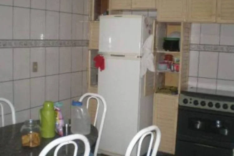 Brasileiros voltam a fazer refeição em casa (.)