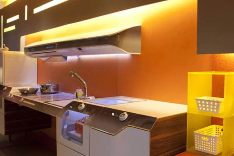 A cozinha Liberty, da Whirlpool, tem design e tecnologias especiais para ser acessível a qualquer pessoa (Divulgação)
